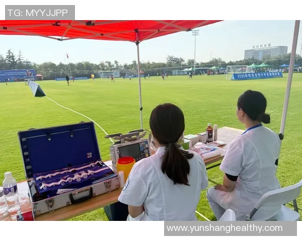 如何在足球运动中有效保护自己避免受伤和提高安全性 如何在足球运动中有效保护自己避免受伤和提高安全性