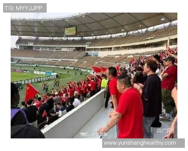 手滑足球：当意外成为比赛的转折点与球迷的热议焦点