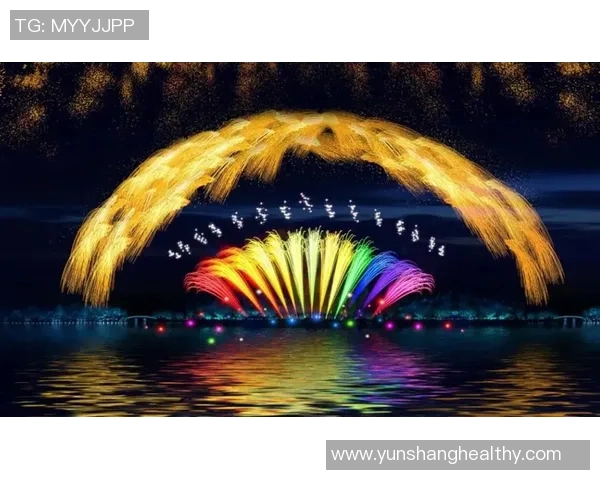 足球场上摆满了五彩斑斓的足球让人目不暇接的热情与梦想交织