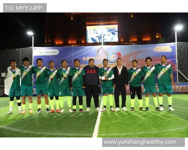 阿兴足球：激情与梦想交织的绿茵场上奋斗之旅